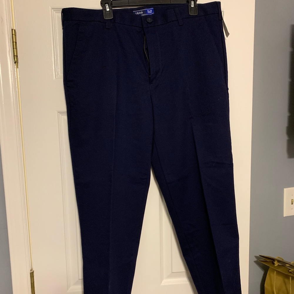 Izod Chinos